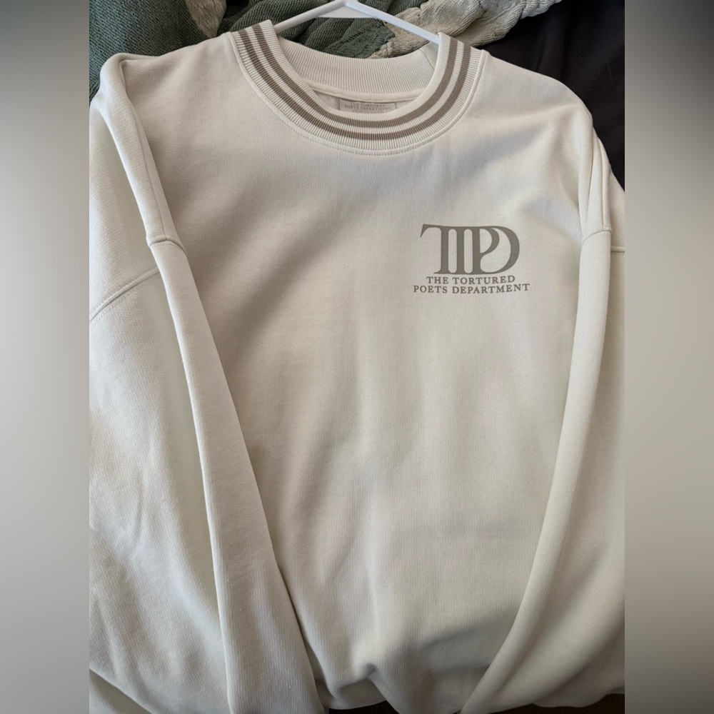 Taylor Swift TTPD pullover size XL NWOT
New Condition